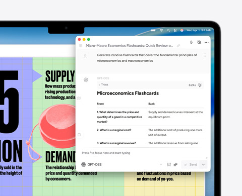 Skjermen på en MacBook Air viser Apple Intelligence-funksjonen Skriveverktøy, som oppretter stikkordsbaserte studiekort om mikro- og makroøkonomi.
