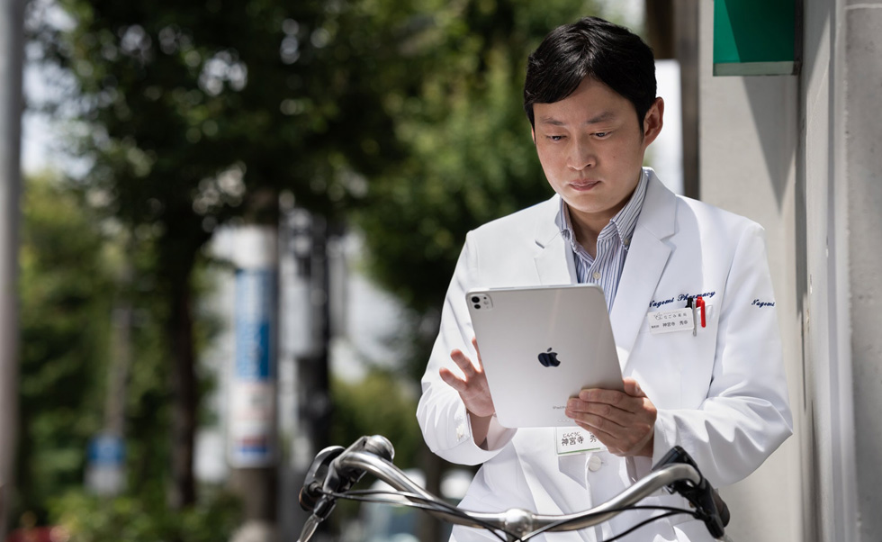 Takket være iPads mobilitet kan farmaceuter følge op på patienter i hele byen.