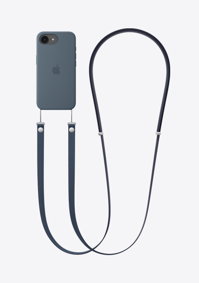 iPhone 17e i svart, sedd bakifrån, blått silikonskal med MagSafe Case och en blå axelrem